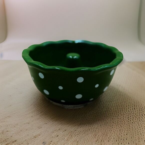 Vintage Green Polka Dot Ceramic Bundt Cake Mold Retro Kitsch Kitchen Decor - Picture 1 of 3